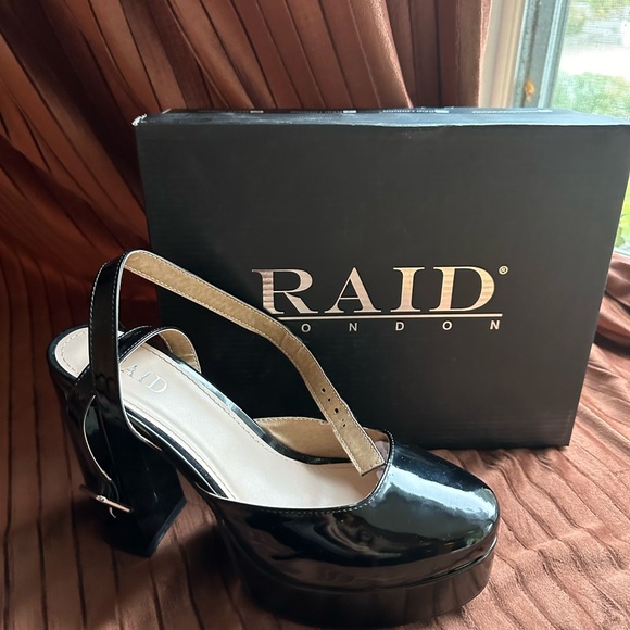 Patent Platform Shoes - Picture 3 of 6